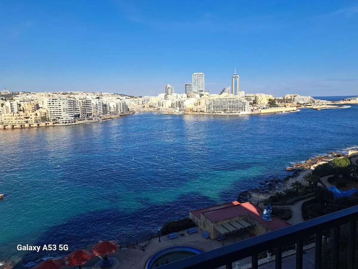 Waterfront Panorama Massive Three Bedrooms Flat Sliema 0*,  Malta